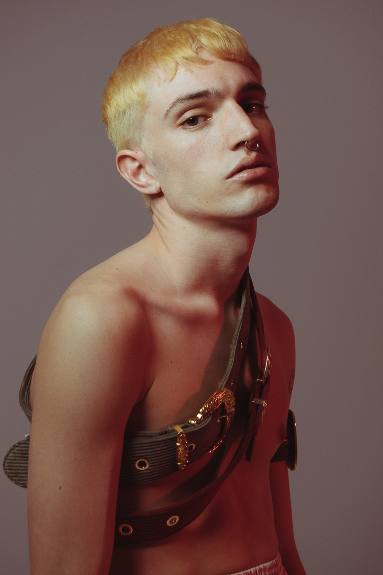 Blonde on blonde_07
