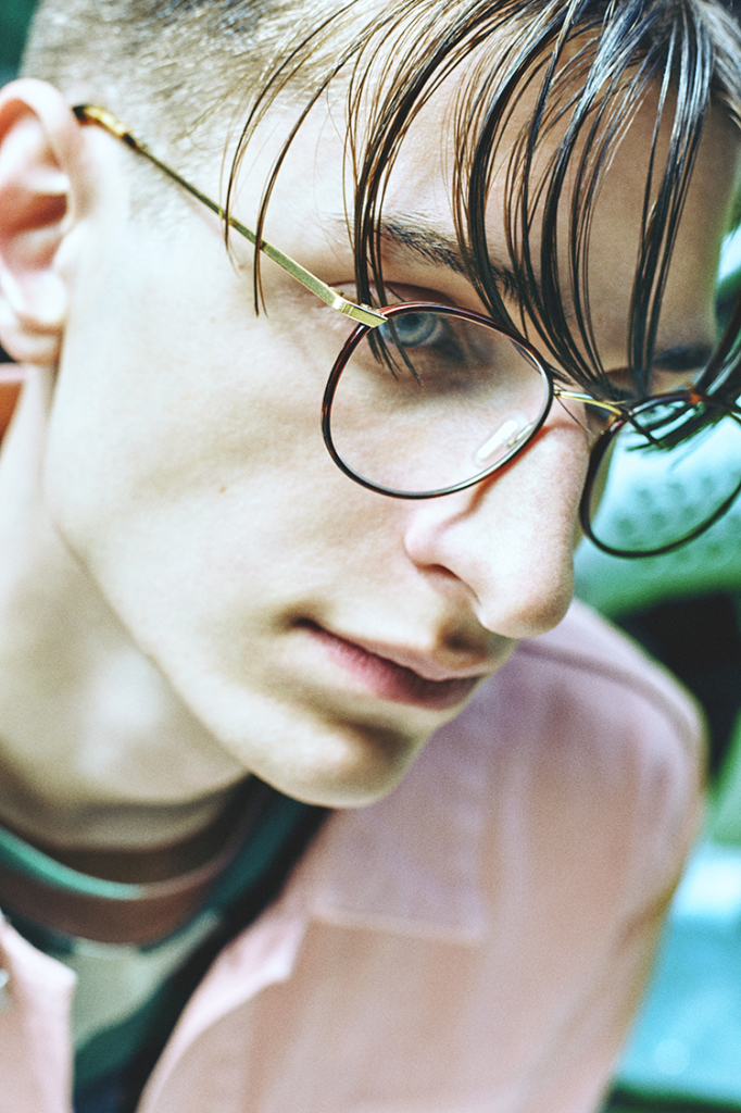 GLASSES- ACE & TATE (PRAG PR) JACKET & SHIRT- WEEKDAY (PRAG PR)