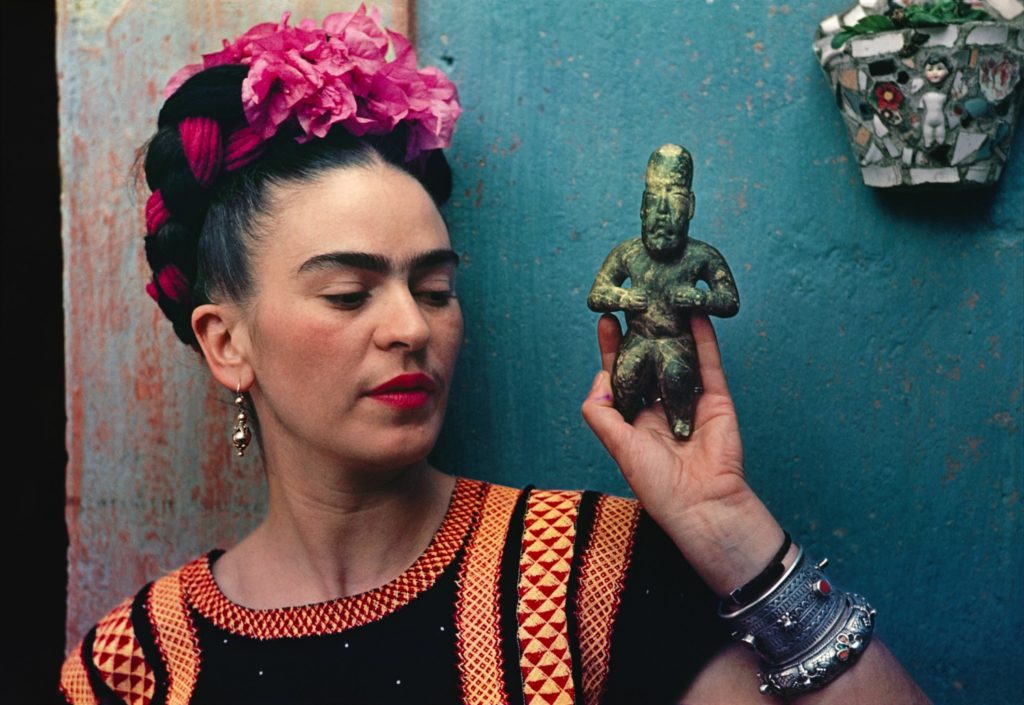 frida kahlo fashion exhibition