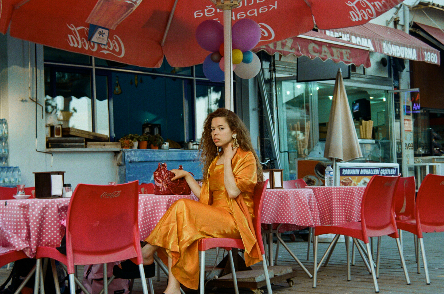 NILÜFER YANYA INTERVIEW MUSIC NEWS ALTERNATIVE INDIE ROCK KING KRULE MELT FESTIVAL