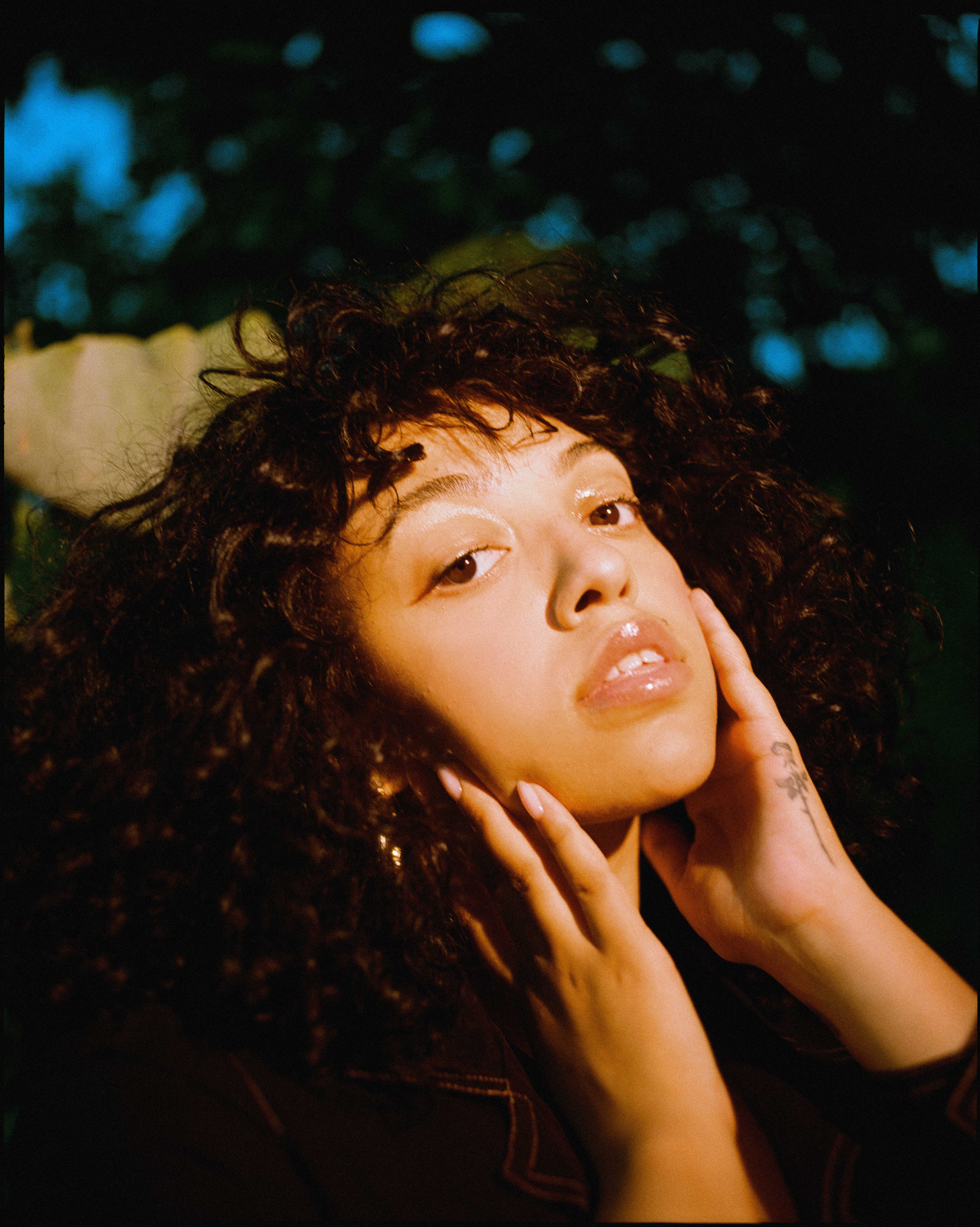 MAHALIA INTERVIEW FEATURE R&B MUSIC NEWS ADULTHOOD SINGER SONGWRITER UK USA BREXIT SPOTIFY